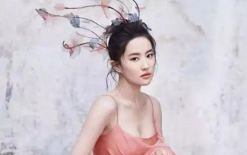 娱乐圈吃瓜必备图刘亦菲,娱乐圈焦点人物，美貌与才华并存
