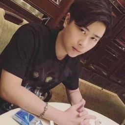 吃瓜直播间爆料娱乐圈吃笋的主播,揭秘娱乐圈吃瓜主播的幕后故事