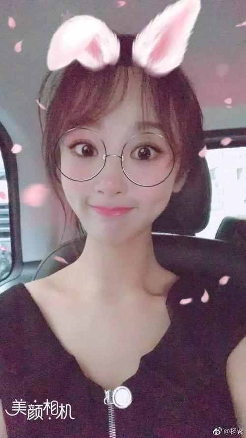 娱乐吃瓜自拍,明星吃瓜自拍背后的故事